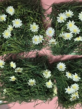 4 Decorative White Daisy Artificial Grass Mat - Home Bedding Accent
